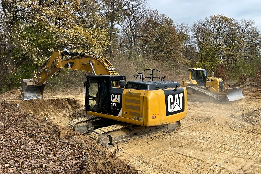 excavator și buldozer pe șantier