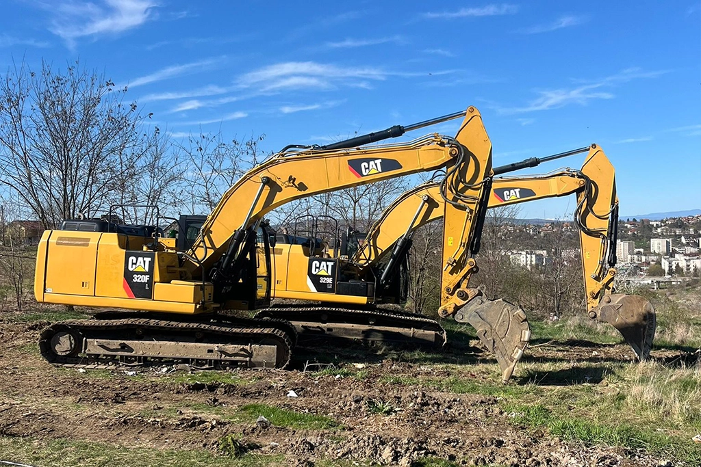 excavatoare pregătite de lucru