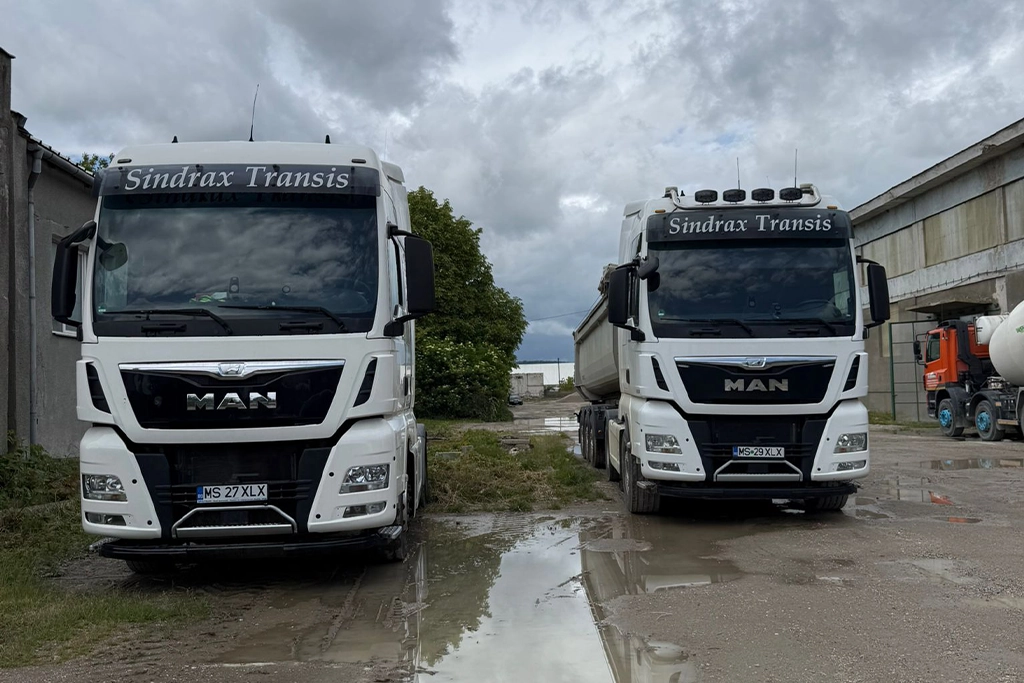 camioane cu rol de transport pietriș, beton din demolări