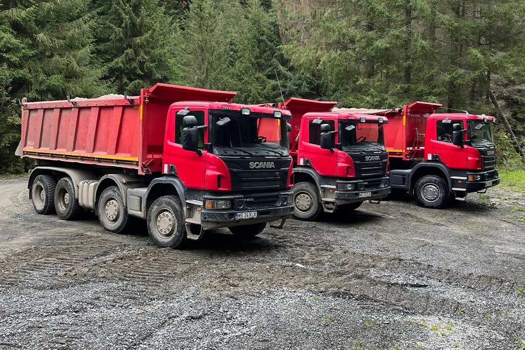 autobasculante pregătite de lucru în șantier